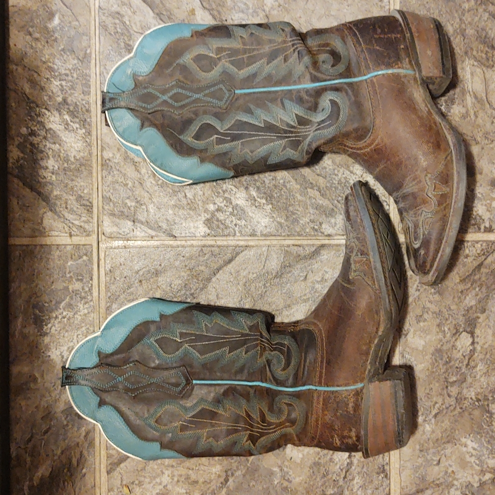Ariat 6.5B turquoise and brown cowboy boots